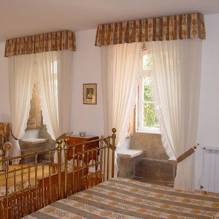 Casa De Vilarinho De S. Romao 3*