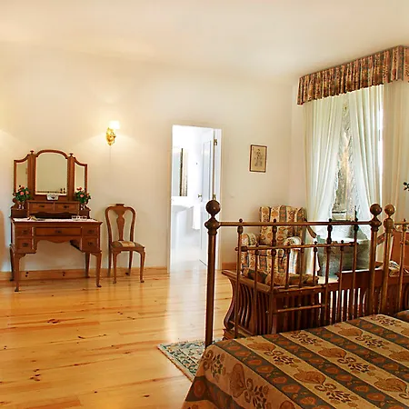 Casa De Vilarinho De S. Romao