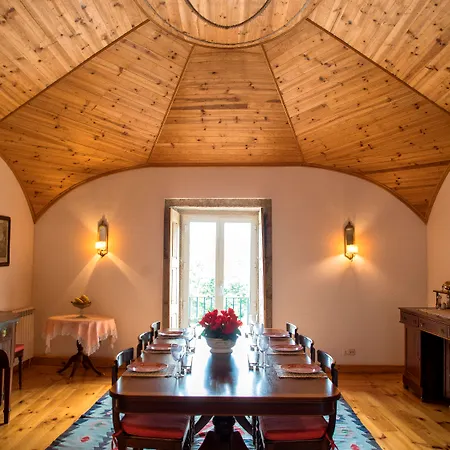 Casa De Vilarinho De S. Romao