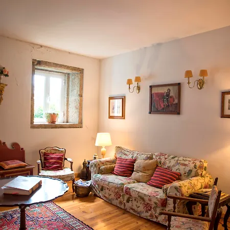 Casa De Vilarinho De S. Romao 3*