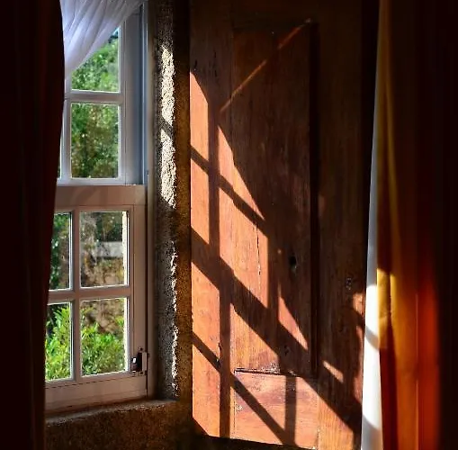 ゲストハウス Casa De Vilarinho De S. Romao 3*